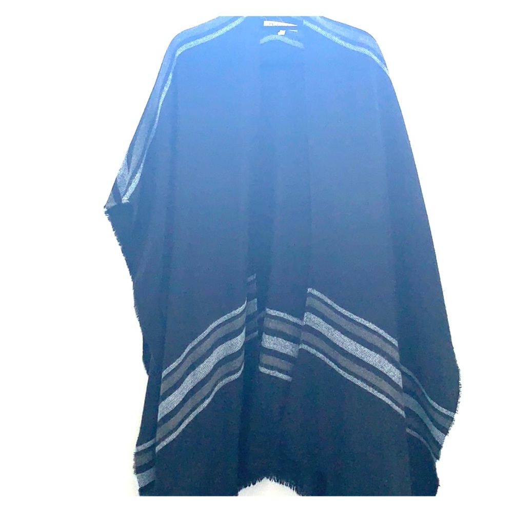 Michael stars black grey white poncho